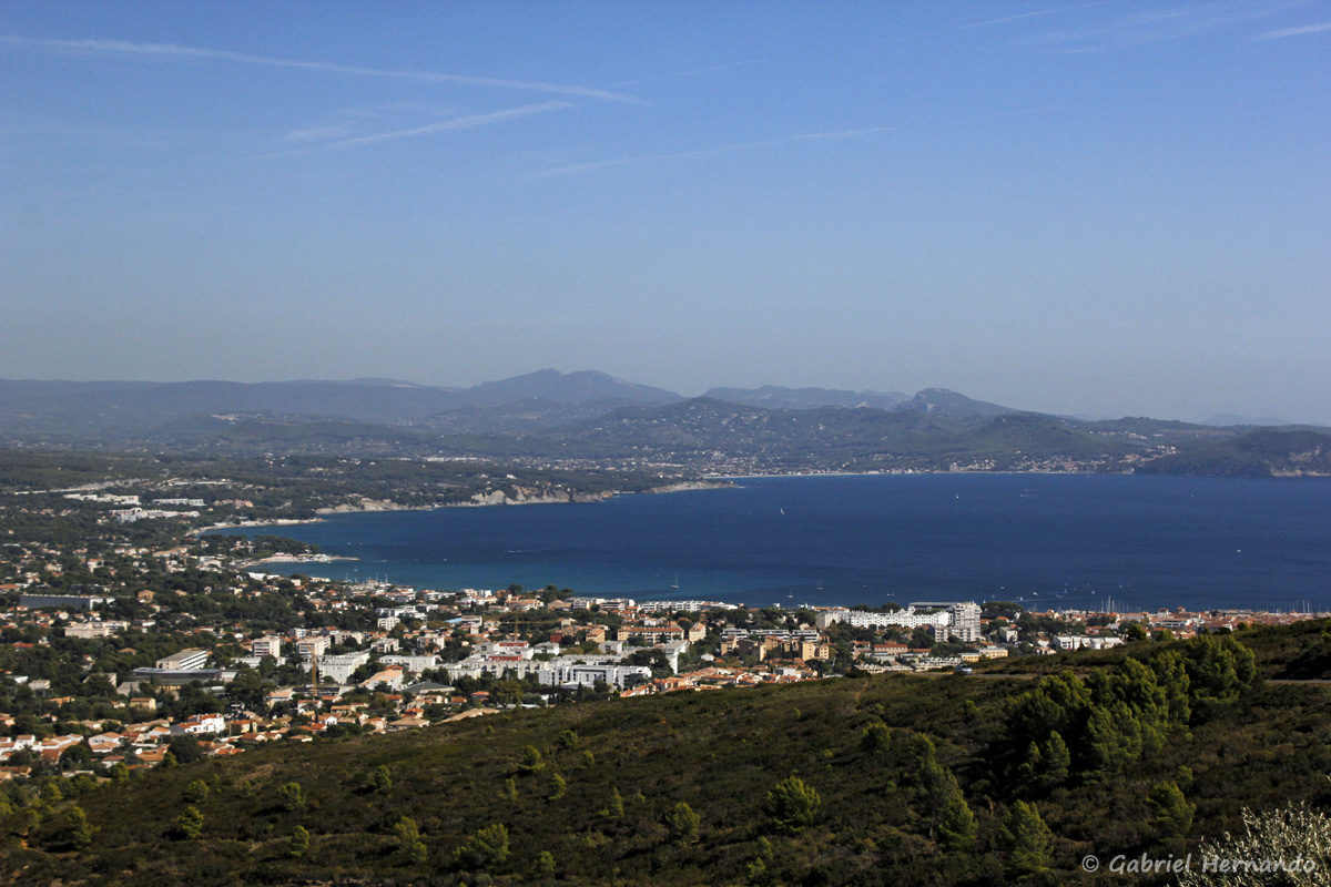 La Ciotat et sa baie, vue de la route des crêtes