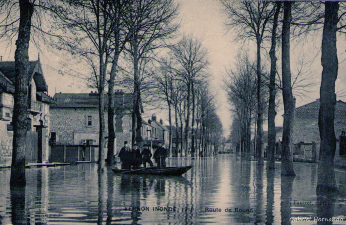 Vernon, 1910 - Pendant les inondations - Route de Rouen
