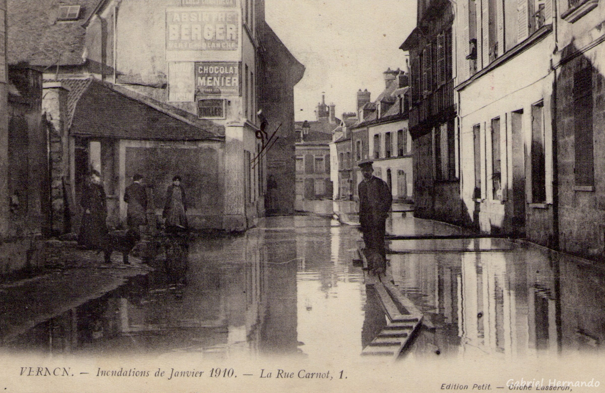 Vernon, 1910 - Pendant les inondations - Rue Carnot
