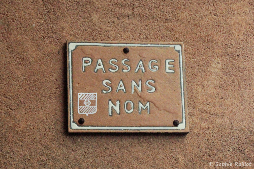 Un passage qui porte bien son nom, à Roussillon en Provence