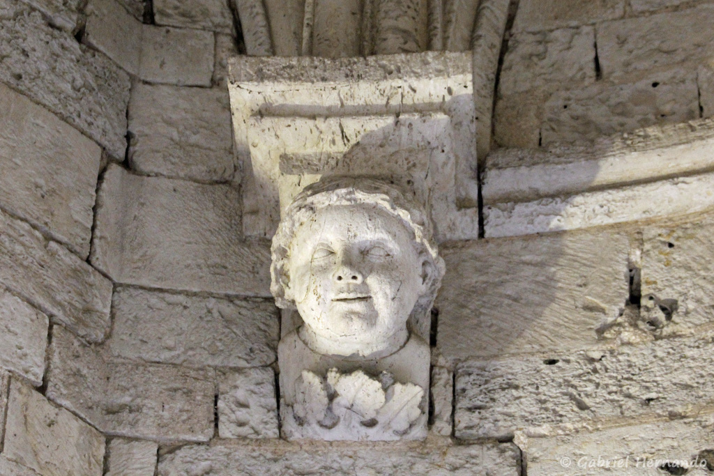 Sculpture dans la tour des archives (Vernon, journées du patrimoine, septembre 2020)