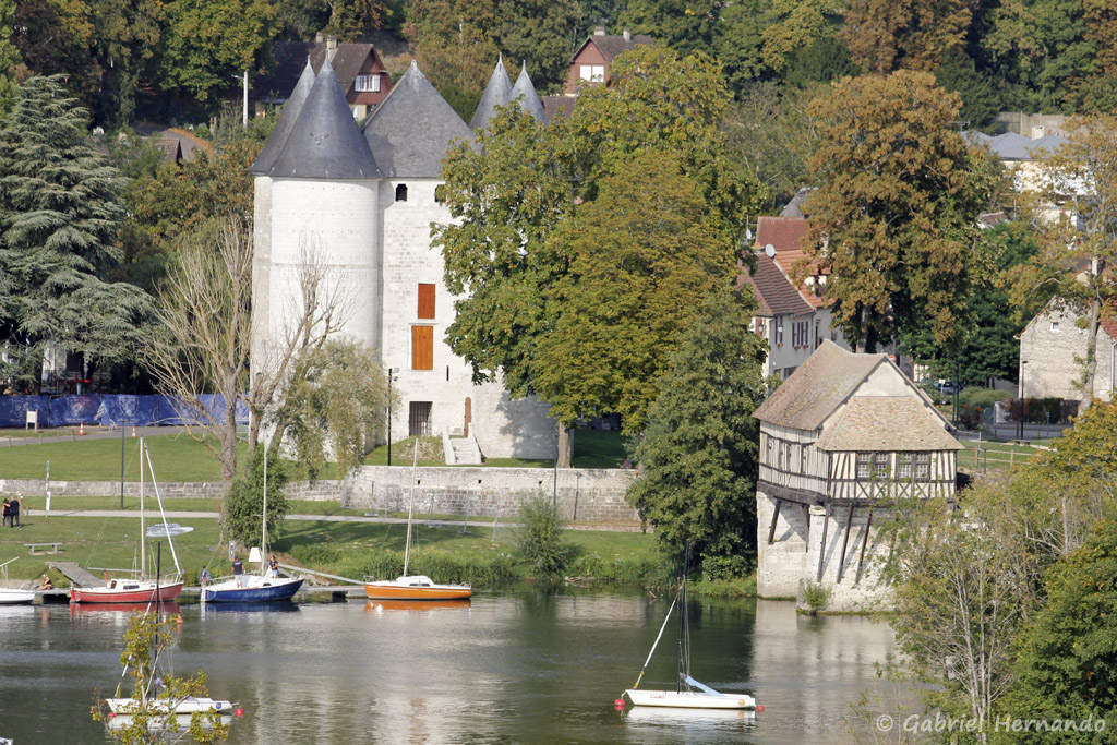 Les tourelles et le vieux moulin, vus de la tour des archives (Vernon, journées du patrimoine, septembre 2020)