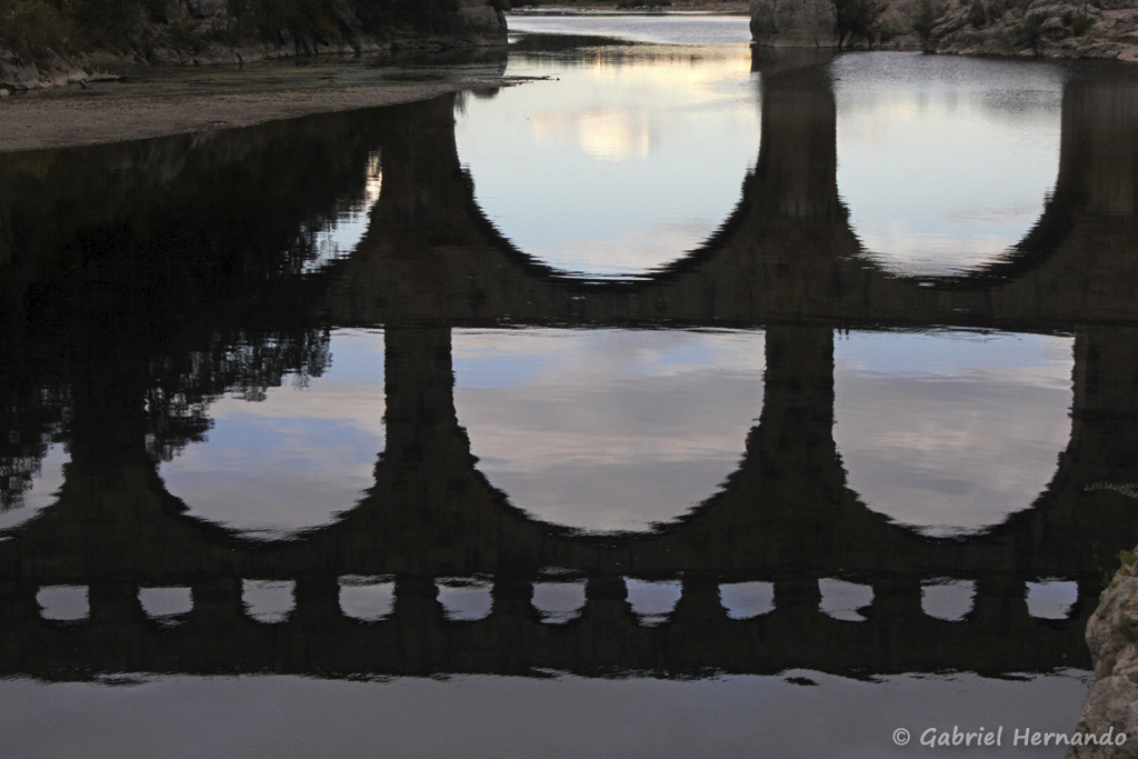 Reflet du pont du Gard (septembre 2018