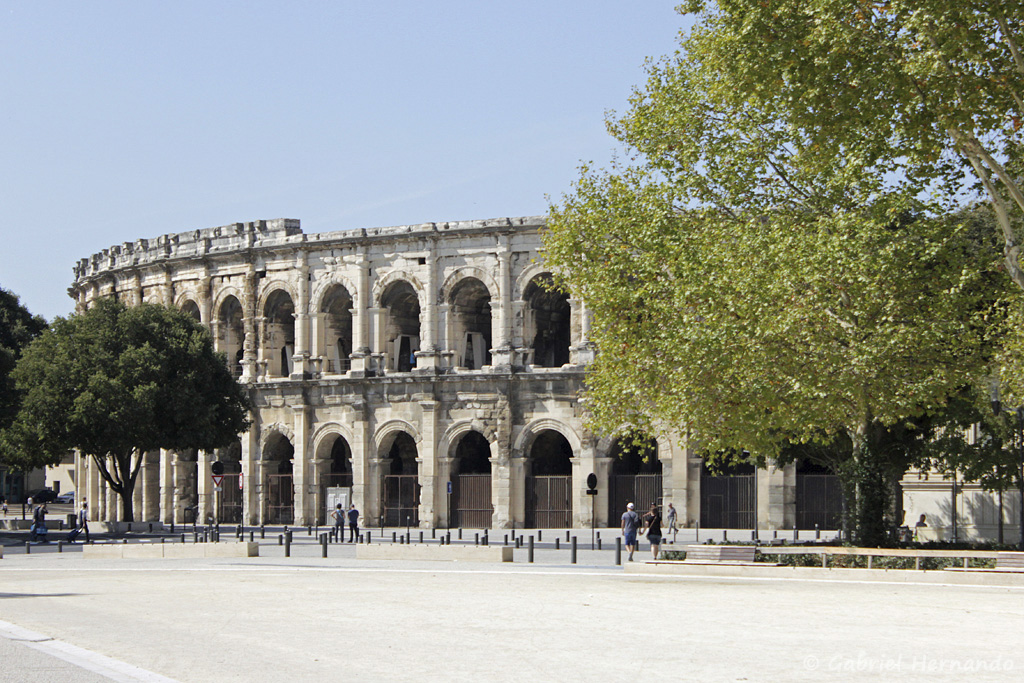 Les Arènes de Nîmes, vue de l'esplanade de Nîmes (septembre 2017)