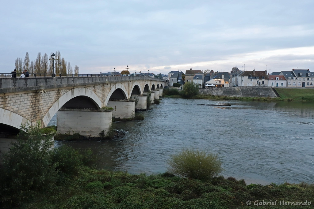 La Loire et le pont Maréchal Leclerc (Amboise, novembre 2021)