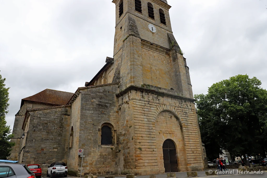 Abbatiale Saint-Sauveur (XI au XIVe siècle), principal vestige de l'abbaye bénédictine qui, au IXe siècle, a donné naissance à la cité (Figeac, juin 2022)