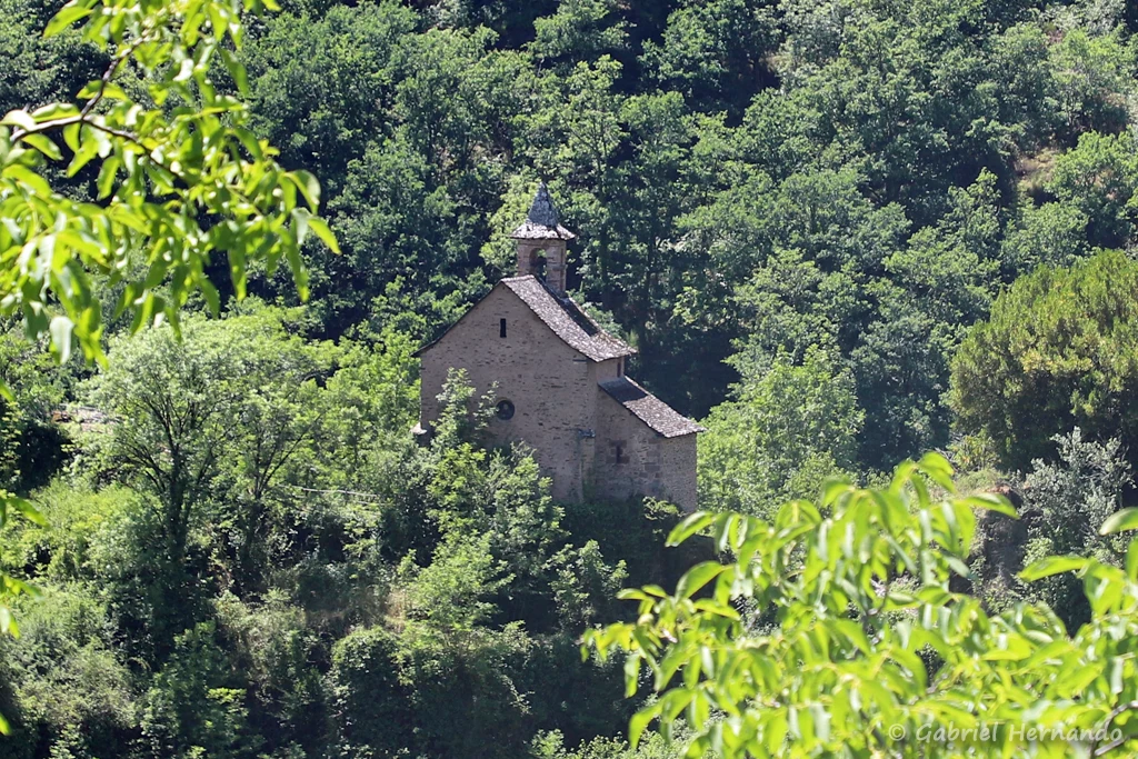 Chapelle Saint-Roch, sur son éperon rocheux (Conques, juin 2022)