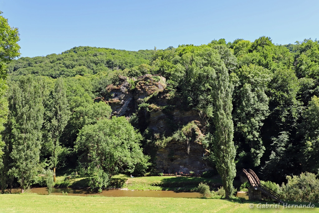 Site du fort Roc d'Anglars et Lourdou (Belcastel, juillet 2022)