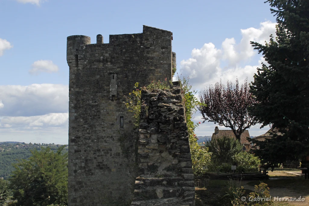 La Tour de Modon (XIIIe siècle), le donjon carré, centre de défense de la citadelle (Capdenac-le-Haut, septembre 2019)