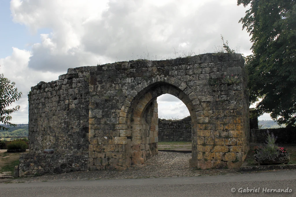 Porte de Gergovie, qui gardait l'entrée de la citadèle (Capdenac-le-Haut, septembre 2019)