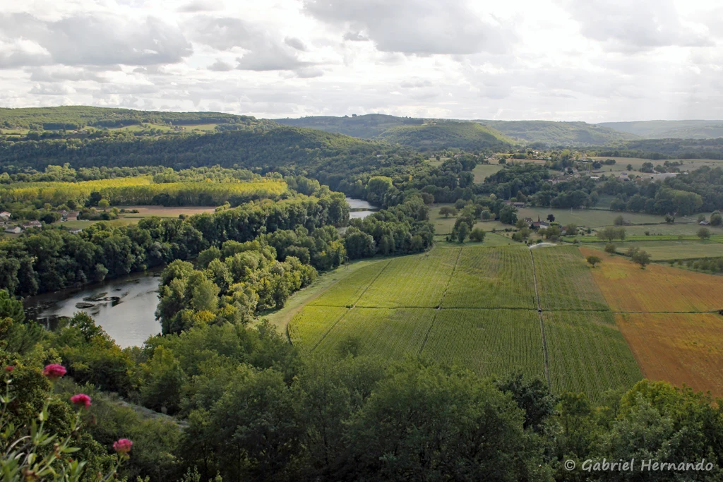 Panorama sur le méandre du Lot et la plaine alluviale, la terrasse de l'Oltis (Capdenac-le-Haut, septembre 2019)