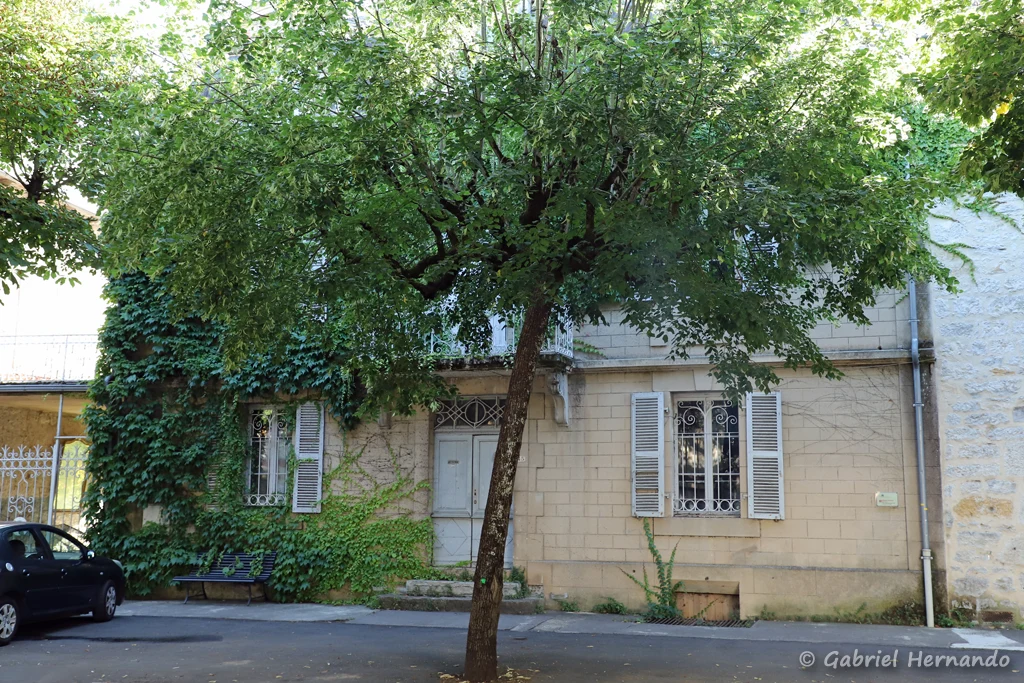 Maison Quoirez, du XIXe siècle, maison natale de Françoise Sagan, au 43-45 boulevard du Tour de Ville (Cajarc, juillet 2022)