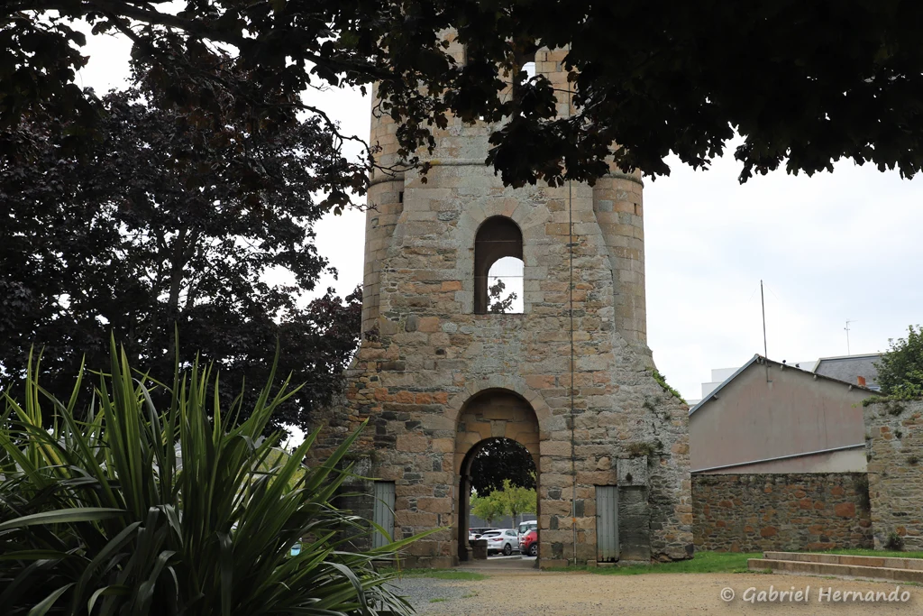 La Vieille Tour, clocher de l'ancienne église de Paimpol (Paimpol, septembre 2021)