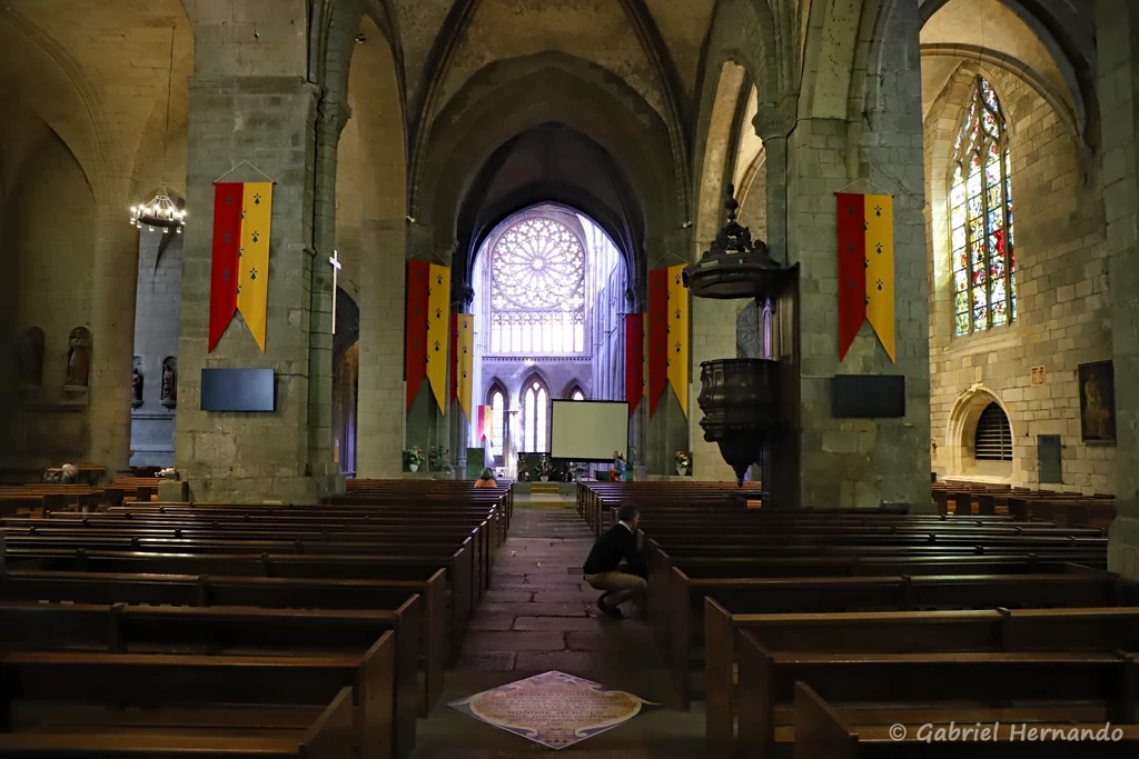 Nef de l'ancienne cathédrale Saint-Vincent (Saint-Malo, mai 2023)