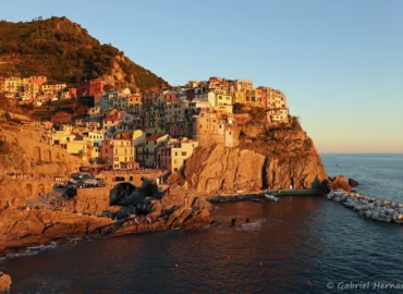 Manarola, sous la lumière du soleil couchant (Cinque Terre, Italie, octobre 2024)