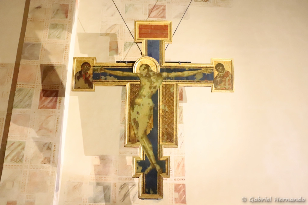 Crucifix Cimabue (avant 1288), dans la sacristie de la basilique Santa Croce (Florence, Italie, octobre 2024)