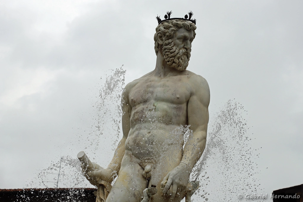 La fontaine de Neptune (1563-1565), en marbre blanc de Carrare, sous les traits de Cosme Ier de Médicis (Florence, Italie, octobre 2024)